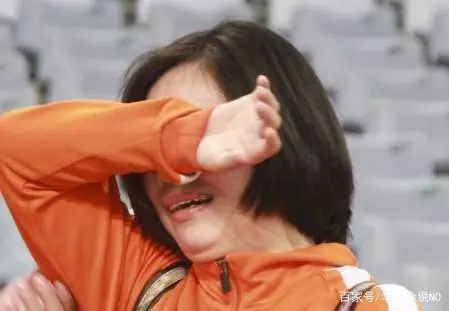 我打工兩年,回家見妻子走路樣子奇怪,鄰居無意說漏嘴,我報了警