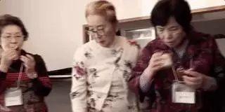 讓朋友做鄰居!7位單身「小姐妹」買樓同居10年,一起生活,一起結伴終老!