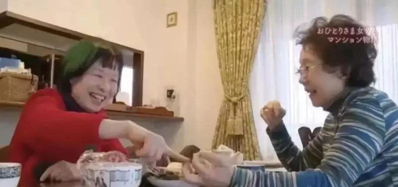 讓朋友做鄰居!7位單身「小姐妹」買樓同居10年,一起生活,一起結伴終老!