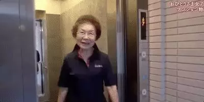 讓朋友做鄰居!7位單身「小姐妹」買樓同居10年,一起生活,一起結伴終老!