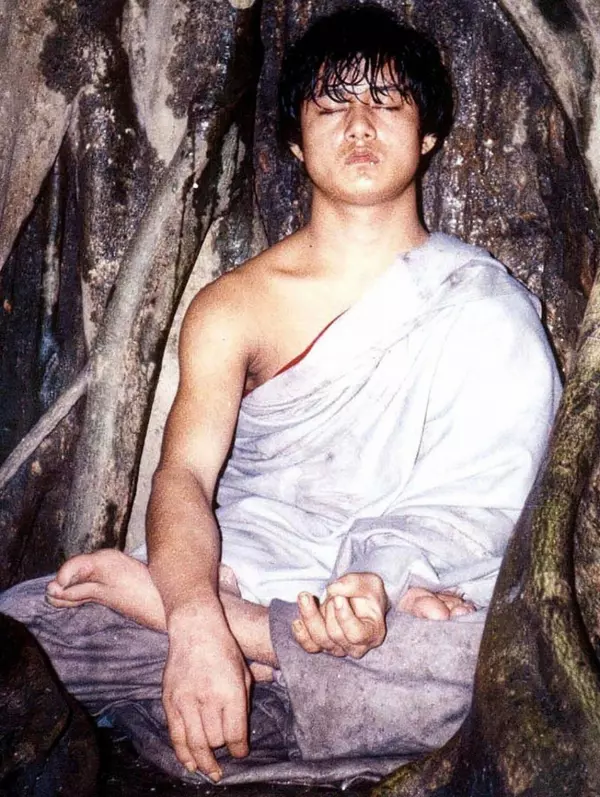 禪修少年「不吃不喝不拉」10個月,火燒全身竟毫髮無傷,修行結束他說出「末日預言」震驚全世界!