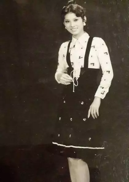 65歲司馬玉嬌與前夫兩婚兩離,家財散盡,獨自撫養兩個孩子,11年後近照曝光暴瘦認不出,網友卻說:苦盡甘來
