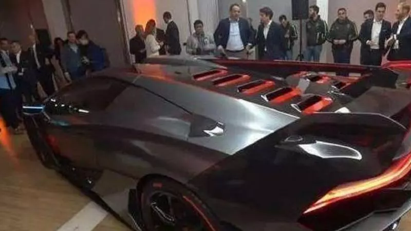 全球僅1輛!2.7億神牛買主是他 車廠員工 列隊迎接