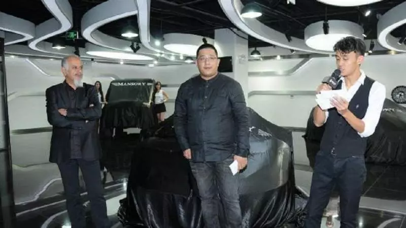 全球僅1輛!2.7億神牛買主是他 車廠員工 列隊迎接
