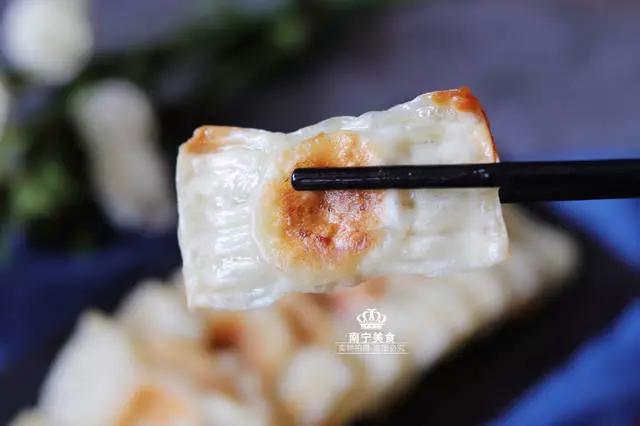 一根香蕉、一打餛飩皮,包一包,煎一煎,就可以做出一盤美味小吃