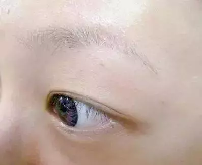 「男人看鼻,女人看眉」這10種眉毛有礙運勢一定要改!