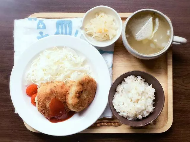 土豆別只知道炒著吃,教你一個新吃法,外酥里嫩,兒子天天都想吃
