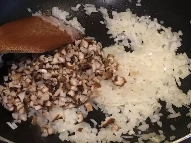 土豆別只知道炒著吃,教你一個新吃法,外酥里嫩,兒子天天都想吃