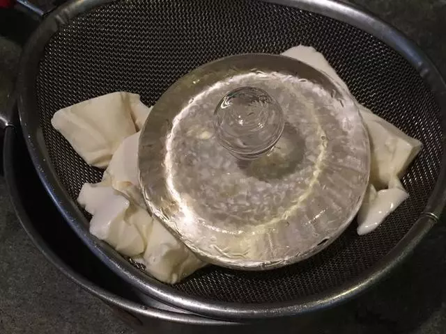 土豆別只知道炒著吃,教你一個新吃法,外酥里嫩,兒子天天都想吃