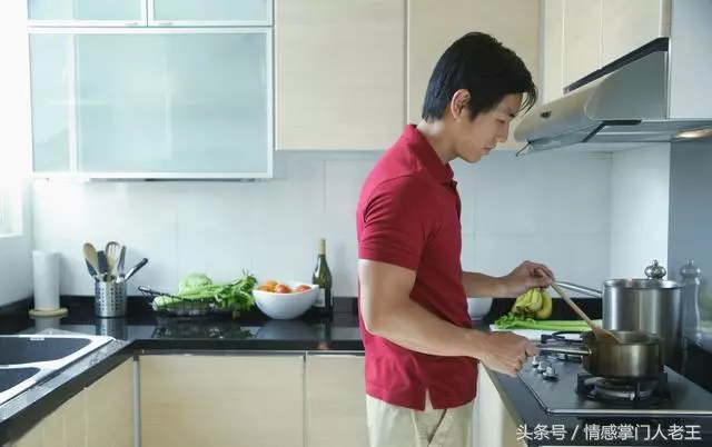 因一次洗車,我和老公離了婚,兒子生日去前夫家吃飯,出門淚目了