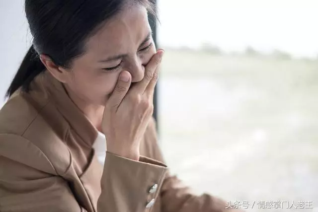 因一次洗車,我和老公離了婚,兒子生日去前夫家吃飯,出門淚目了