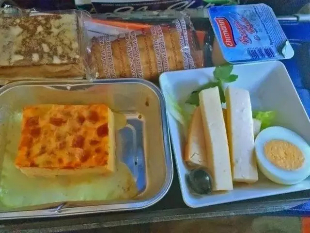 你知道飛機餐是怎麼做出來的嗎?