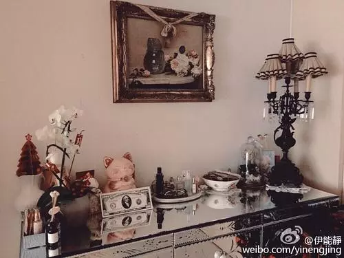 49歲伊能靜「台灣豪宅」內部曝光!裝潢極度奢華,網友看到客廳狂酸:「難怪老公不跟她住!」