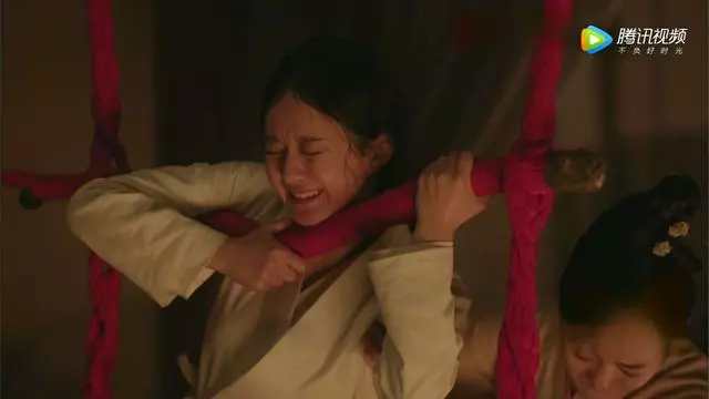 趙麗穎「站著生孩子」引熱議,得知原因後佩服古代人的智慧!觀眾讃她演得太好了!