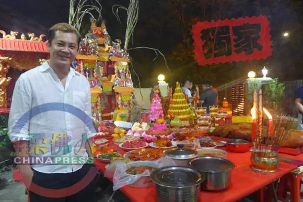 越堤到朋友家慶天公誕 曹國輝:新山人拜天公很誇張 | 柔佛人 - 中國報 Johor China Press