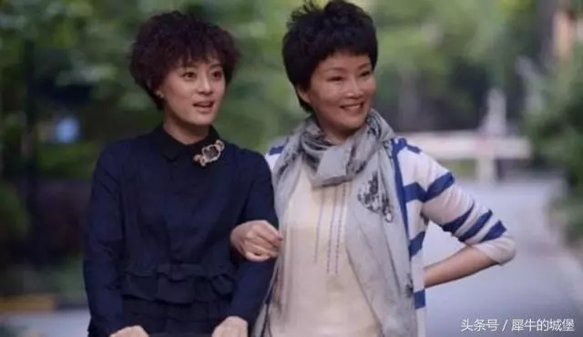 女婿出差女兒回娘家來小住,夜裡我路過女兒房門口,我讓女兒離婚
