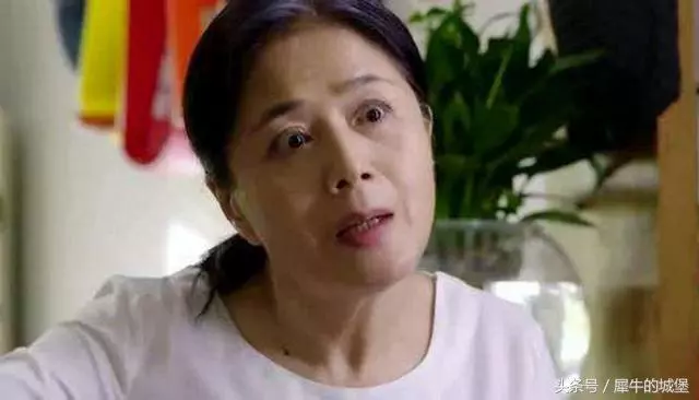 女婿出差女兒回娘家來小住,夜裡我路過女兒房門口,我讓女兒離婚