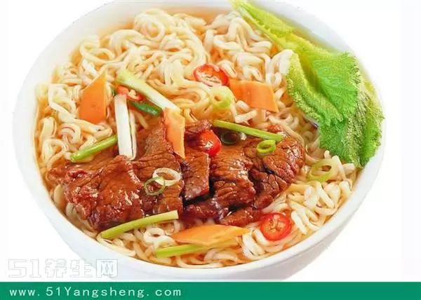 食麵是「垃圾食品」?營養師:這5種食物才是,可惜愛吃的人很多