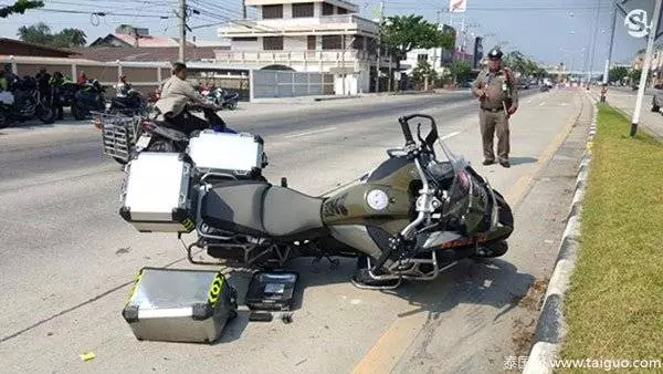 共乘重型摩哆泰國旅行 大馬男女遇車禍 1死1傷!