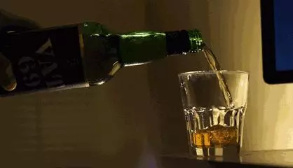 每一個喝酒易臉紅的人,骨折的風險是常人的2.5倍