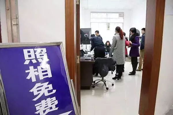重磅喜訊!入籍新加坡後,可獲5年中國「准綠卡」!