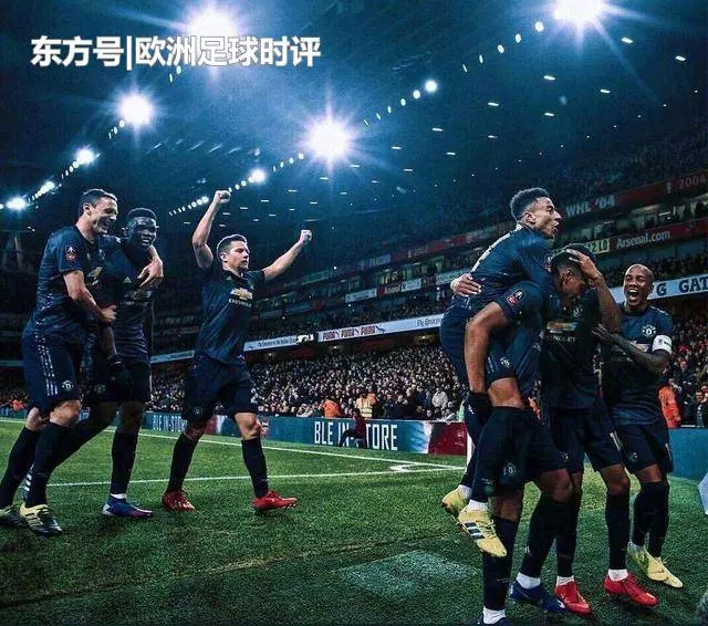 0-2大巴黎,歐冠聯賽瀕臨淘汰?快醒醒,這不是曼聯擔心的事兒
