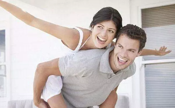 丈夫帶新歡和她的兒子回家,竟讓妻子凈身出戶?婆婆:你給我滾!