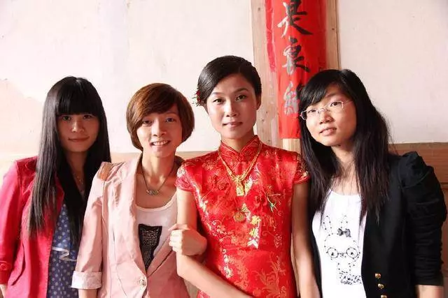 妻子懷不上孩子,我對她不離不棄,回鄉下遇見一拾荒老人,我決定離婚