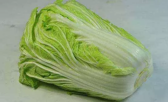 弟弟借錢創業,大姐給一萬,二姐丟出一棵白菜,弟弟卻給二姐了30萬