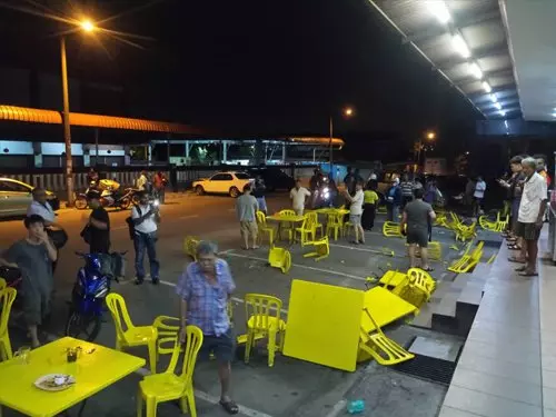 車撞路邊餐桌 3食客受傷 下次還有那麼好彩嗎?