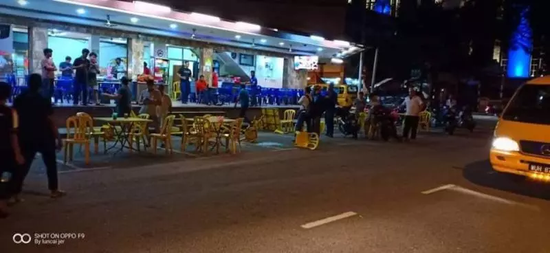 車撞路邊餐桌 3食客受傷 下次還有那麼好彩嗎?