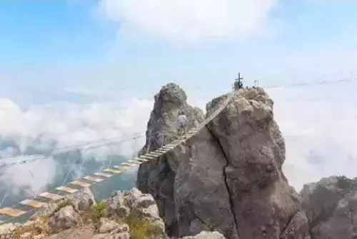 恐怖的橋,剛看第一眼腿就軟了