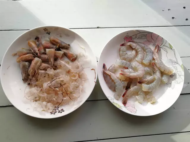 這道大蝦的做法,造型美觀人見人愛,春節家宴端上桌,特別有面子