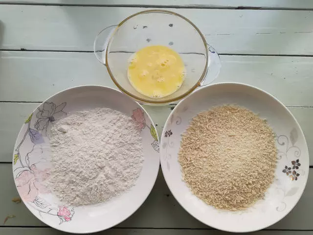 這道大蝦的做法,造型美觀人見人愛,春節家宴端上桌,特別有面子