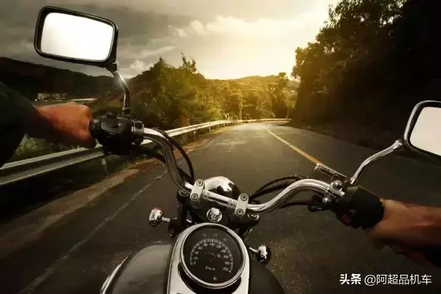 街道摩托騎行的七大生存法則