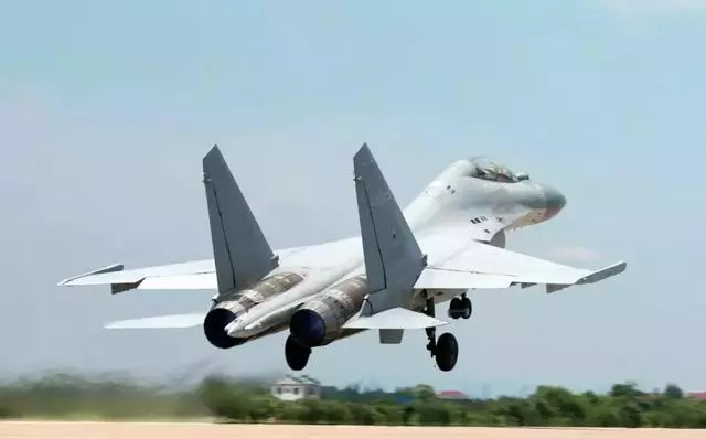 國產重型戰機為何不出口?有三大原因,其中一個和俄羅斯有關