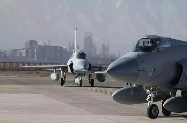 國產重型戰機為何不出口?有三大原因,其中一個和俄羅斯有關