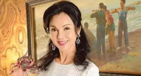 8歲出道獲金馬獎!嫁百億豪門生5娃,慘遭拋棄卻盡孝公婆22年!如今卻是人生大贏家!