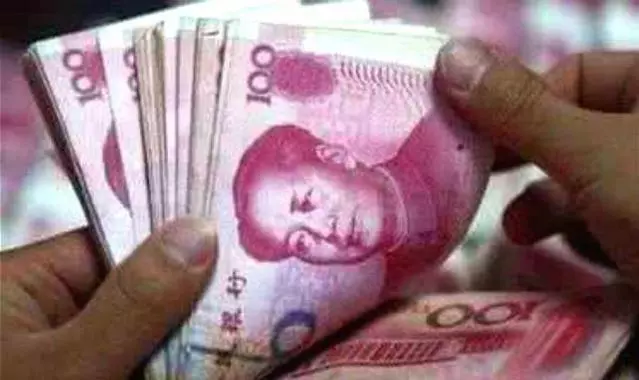清潔工大娘拾金不昧被辭退,失主好心上電視宣傳,卻害了大娘一家