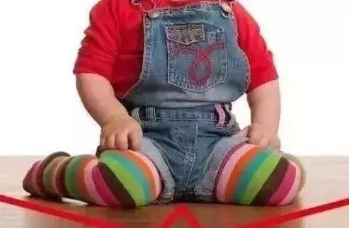 這8個壞習慣讓很多孩子「越長越醜、越來越笨」,父母一定要及時糾正