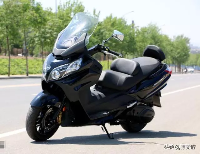 400CC級別的兩款台灣品牌大型踏板車的全方位解析