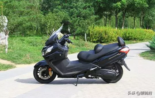 400CC級別的兩款台灣品牌大型踏板車的全方位解析