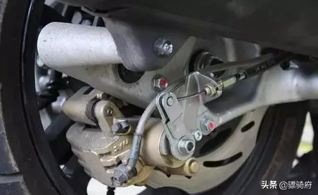 400CC級別的兩款台灣品牌大型踏板車的全方位解析