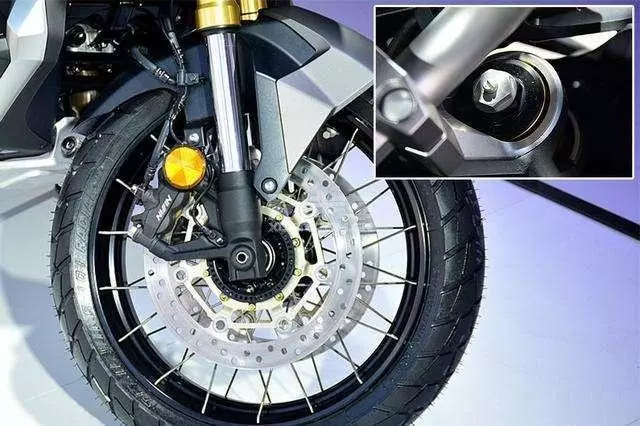 有車主提問,重型機車剎車時應該怎麼操作呢?