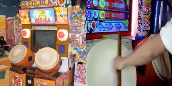 你打過太鼓達人嗎?紓壓有趣的機台遊戲,沒想到日本人居然「研發出新打法」!網友看了都讚嘆:哪裡可以買XDD