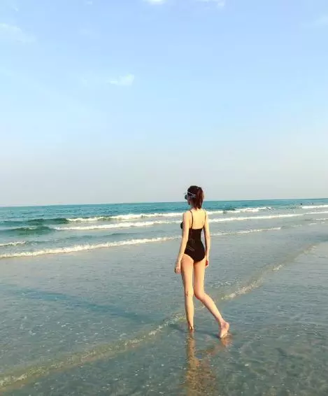 林志穎和妻子共度情人節,陳若儀海邊大秀美腿被贊「神仙身材」!