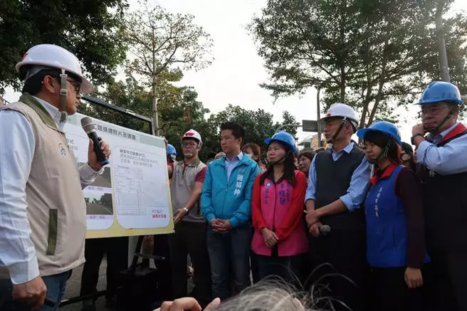 路變平記憶坑洞專長沒用了! 高雄市民發文感謝李四川