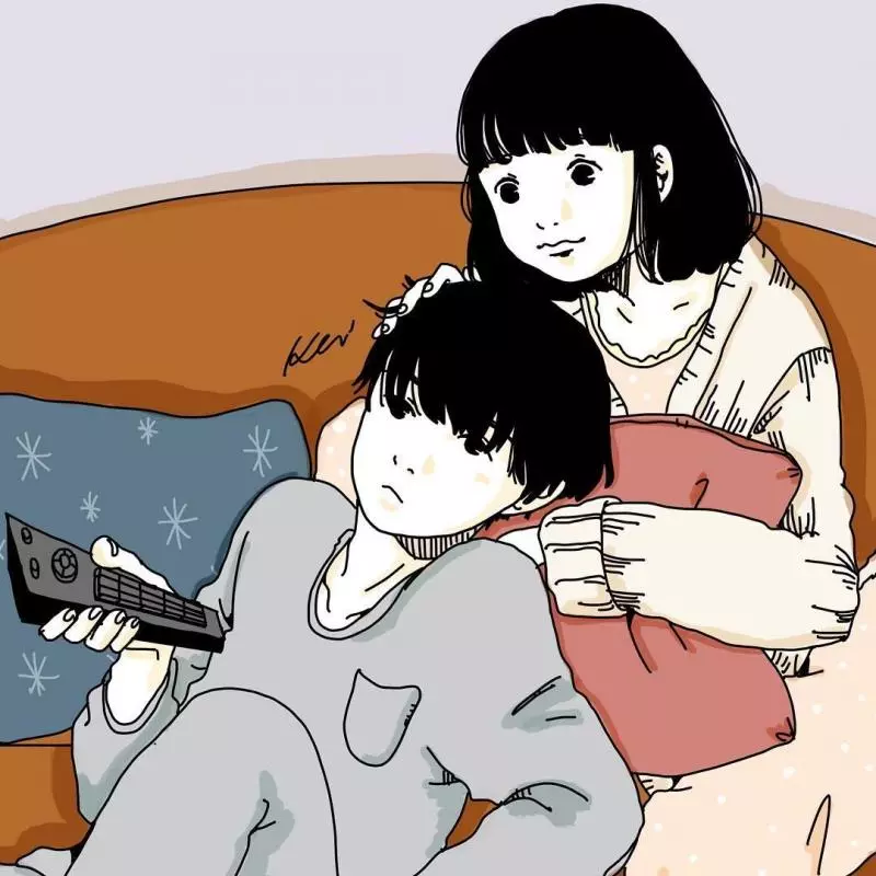 這款男友根本行走的暖爐~ 「超甜情侶日常」體貼都在細節裡