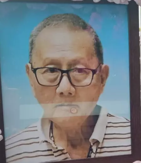 大馬歌手李佩玲父親舉殯 數度淚崩想念父親