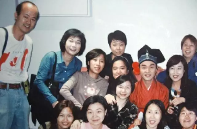 港媒爆料解開20年前誤會!成龍袁詠儀「片場結怨22年」的真相,終於水落石出!